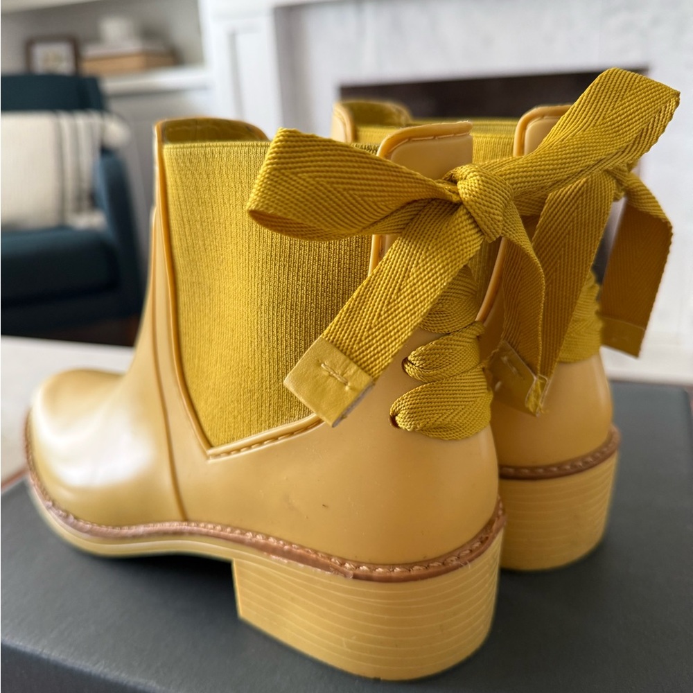 Bernardo Paige Ankle Booties
